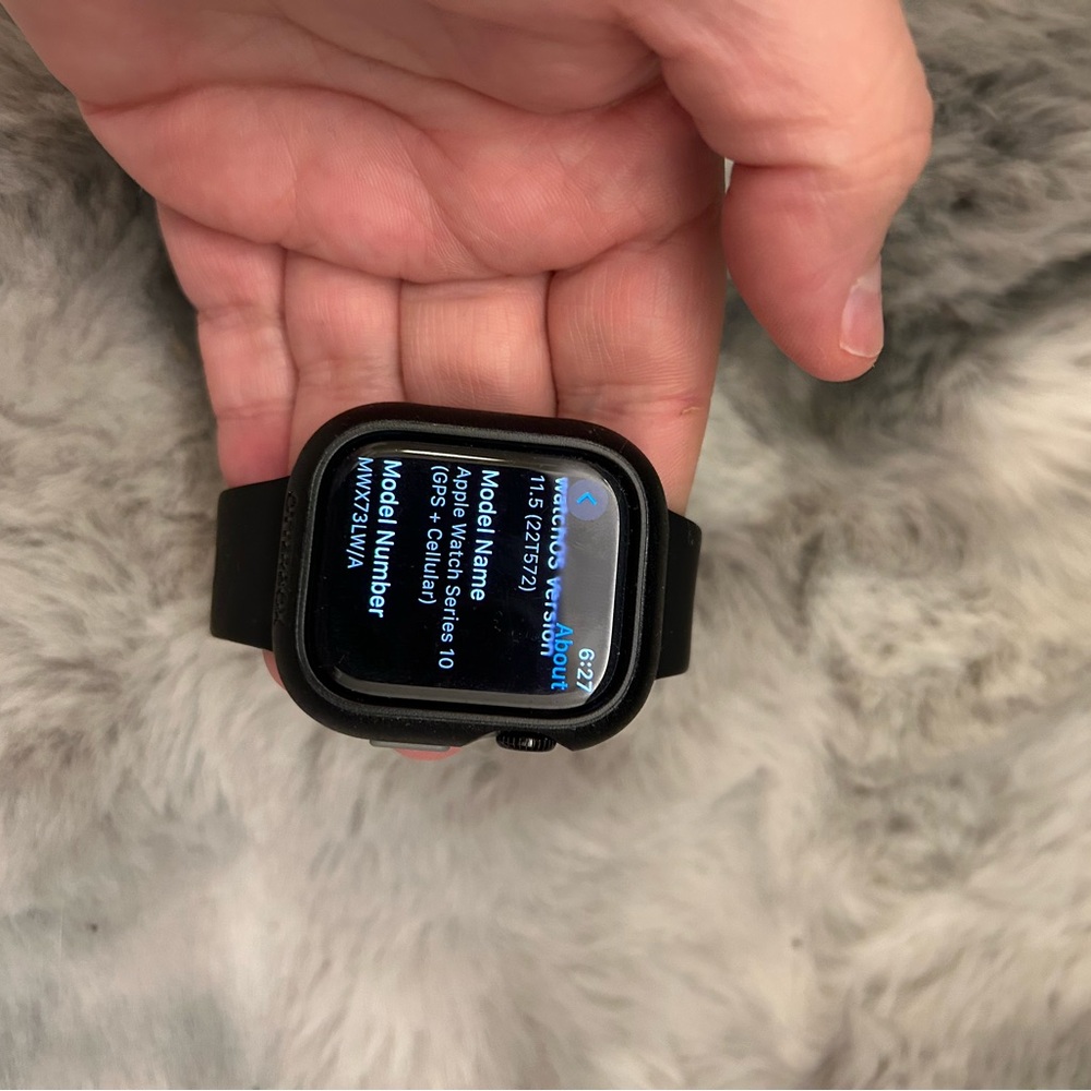 Apple Watch Series 10 - Picture 2 of 9